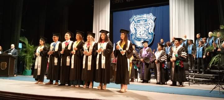 La Universidad del Zulia entregó títulos a 190 nuevos profesionales - Agencia Occidental de Noticias