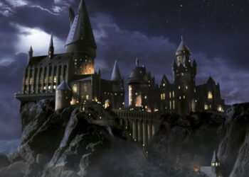 Castillo de «Harry Potter» se consumió bajo el fuego ¡Tras recibir un ataque ruso! (+Video)