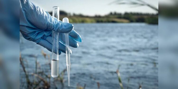 Intensifican recolecta de muestras de agua y sedimento del Lago de Maracaibo