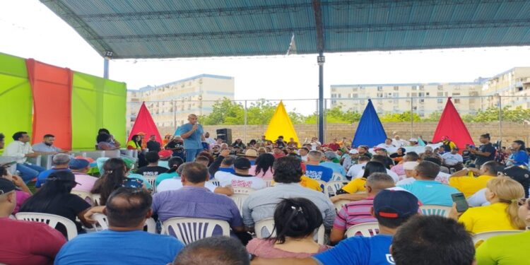 Héctor Rodríguez realizó asambleas de trabajo en su visita al Zulia (+Vídeo)