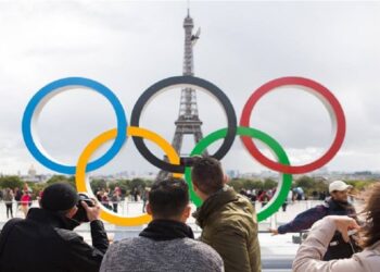 Atletas de los Juegos Olímpicos en París denuncian falta de alimentos y mal servicio de transporte