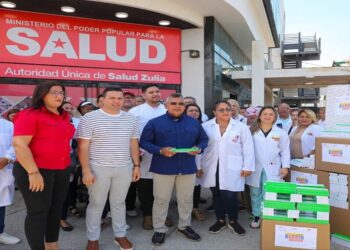 Gobierno Bolivariano entrega 500 kits para operaciones de cataratas en el Zulia
