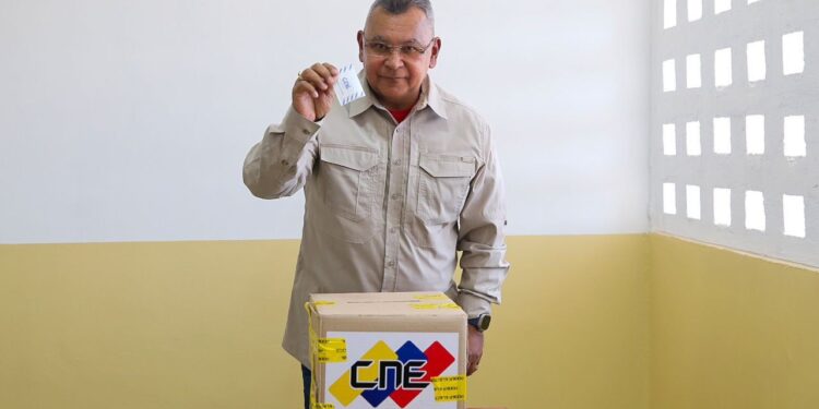 Reverol: “Pueblo zuliano demuestra carácter democrático en esta fiesta electoral”