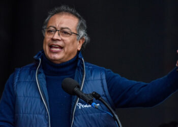 Petro: «De Maduro depende una solución política para Venezuela»