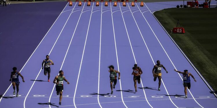 Vea la innovadora pista de atletismo morada de los Juegos Olímpicos de París