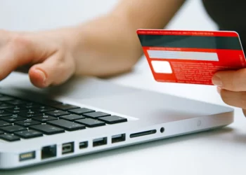 Esta tienda de electrodomésticos ofrece a sus clientes tarjetas de créditos del Banco de Venezuela