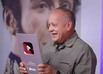 YouTube otorga placa a Diosdado Cabello por su programa ‘Con el Mazo Dando’