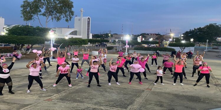 Realizan Gran Bailoterapia en conmemoración al Día Mundial del Cáncer de mama