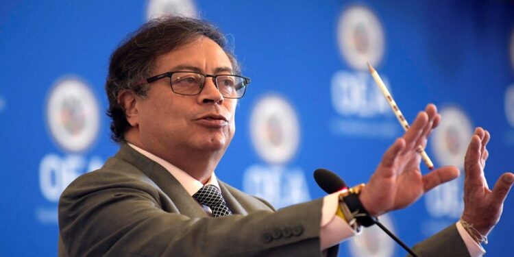 Presidente Gustavo Petro ordenó bombardear una facción del EMC ¿Qué pasó?