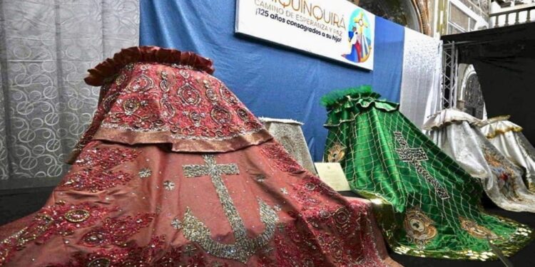 ¡Cronograma de las Fiestas Patronales! Estos son los mantos que lucirá la Virgen en sus salidas procesionales