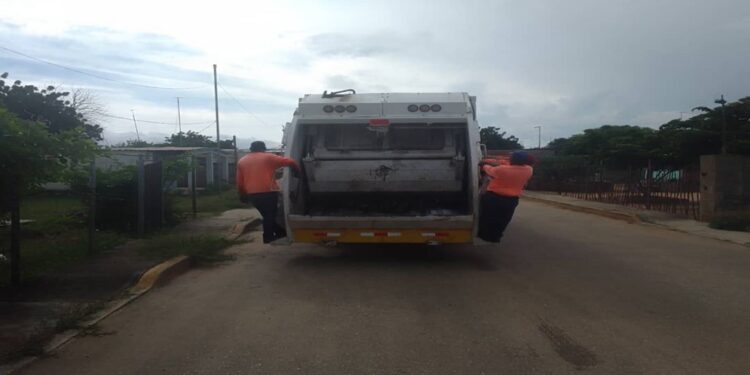 Cien por ciento activo servicio de Aseo Urbano en el municipio Santa Rita