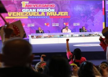 Esto pidió Héctor Rodríguez a los movimientos de mujeres