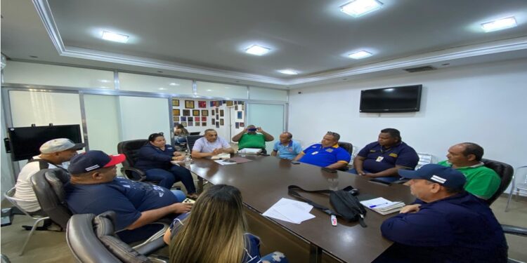 Alcalde Alenis Guerrero: Se organiza a los mototaxistas para redefinir reubicación de paradas