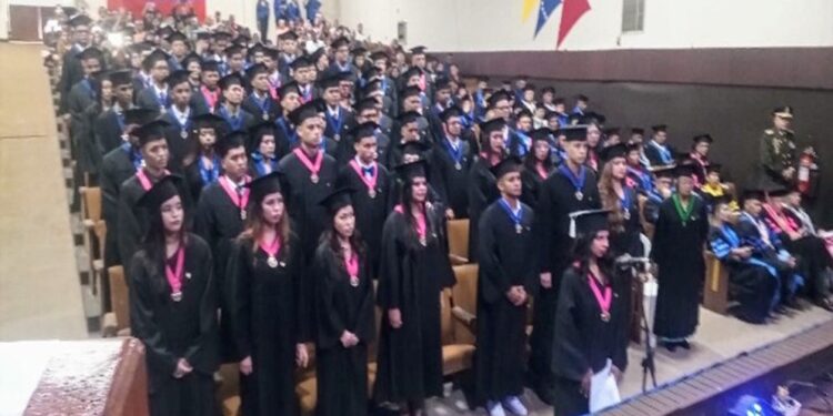 UPTZ gradúa a 319 nuevos profesionales en Acto Solemne