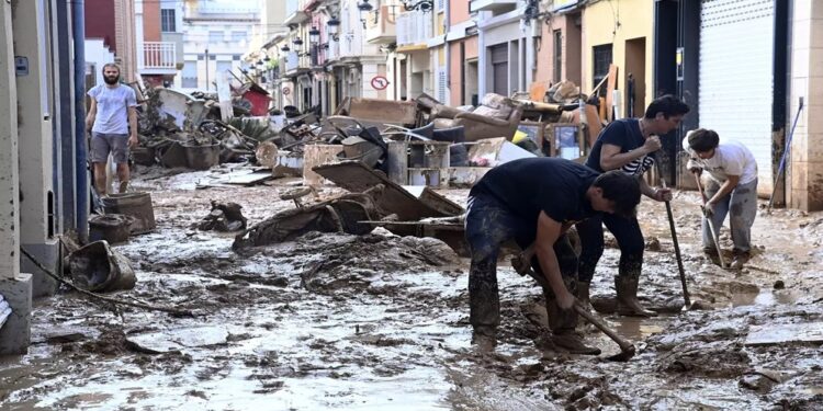 Tras el paso de la DANA solicitan recursos para la reconstrucción de Valencia en España