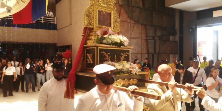 La Virgen Morena visita el Palacio de Justicia de Maracaibo (+Detalles)