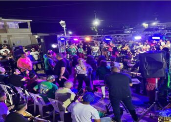 Núcleo vecinal de la Plaza Gaitero en Santa Rita realizó encendido de Navidad