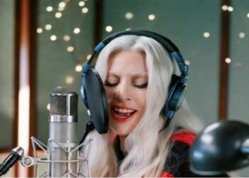 Lady Gaga se une a la moda de los villancicos (+Video)