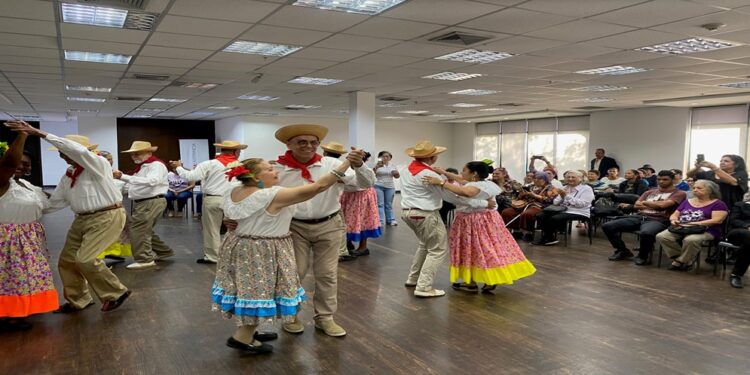 PDVSA La Estancia conmemora el 17 Aniversario de danzas Rompiendo Cadenas