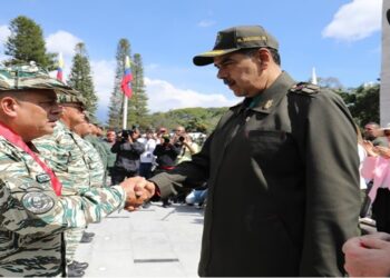 ¡Condecoran a oficiales! Presidente Nicolás Maduro encabeza acto de salutación de fin de año a la FANB