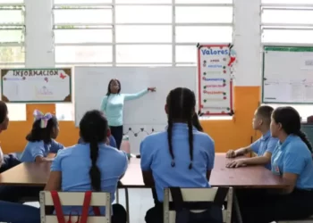 Regreso a clases y feriados 2025: Este es el calendario publicado por el Ministerio de Educación