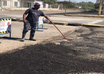 Alcaldía de Santa Rita aplicó plan de bacheo en la avenida Pedro Lucas Urribarrí