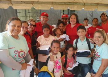 Gobierno Nacional y Ministerio de Educación escolarizan a niños desplazados de Colombia en el estado Zulia