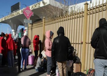 Cancelación de citas CBP One inquieta a migrantes varados en México