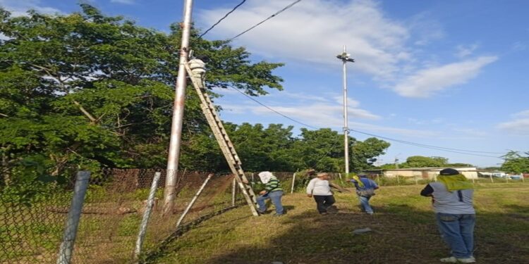 Nuevo tendido eléctrico beneficia a varios sectores en La Guajira