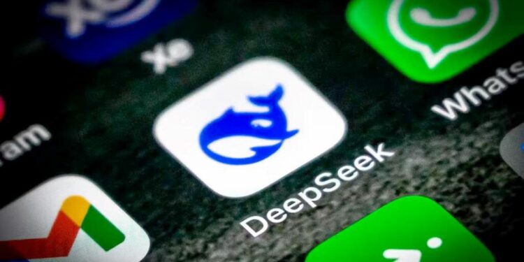 DeepSeek: La IA se ve superada por su propia popularidad || Podría colapsar