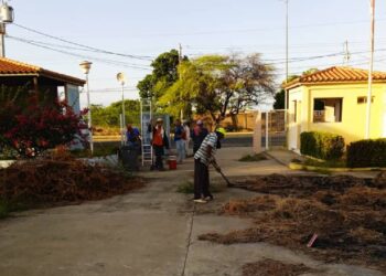 Alcaldía del municipio Santa Rita recupera Parque Infantil del sector El Caño