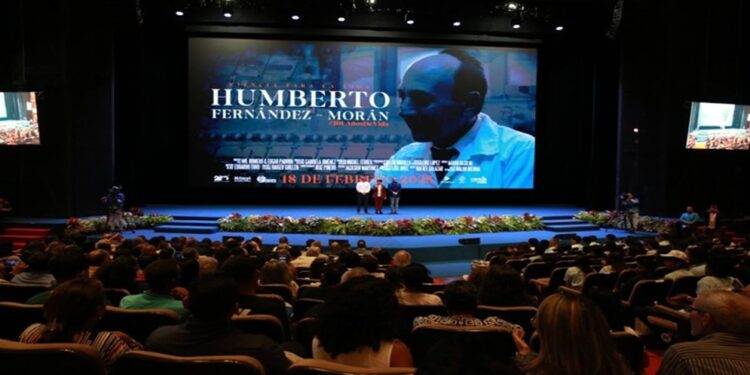 Estrenan la película Ciencia para la Vida Dr. Humberto Fernández-Morán