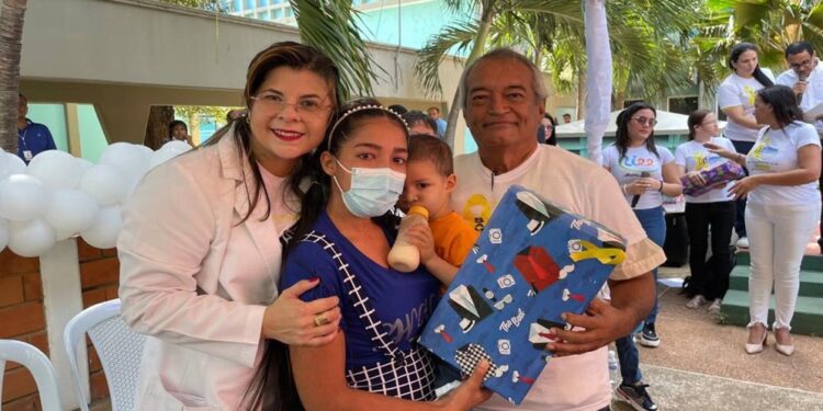 El SAHUM celebra con «Toque de Campana» la victoria de 4 pequeños pacientes contra el cáncer