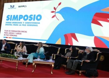 Simposio «Derecho y convivencia digital para la paz comunal» da herramientas en la formación de los jueces de paz