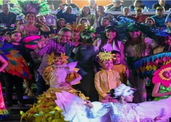 Más de 8 mil participantes llenaron de color y alegría el Gran Desfile Carnavales Viva Venezuela en Maracaibo