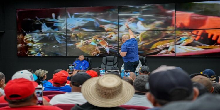 Corpozulia asume nuevos compromisos con los pescadores para la producción del Cangrejo Azul