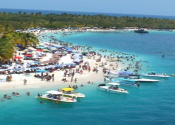 ¡Carnavales Felices y Seguros 2025! En Falcón temporadistas disfrutan de las playas || 121 activas y aptas