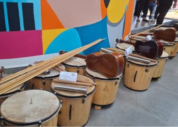 La Fundación Gaiteros de Corazón donó instrumentos musicales