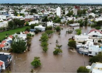 Argentina: Tragedia por inundación deja más de 10 muertos y 850 desplazados (+Video)