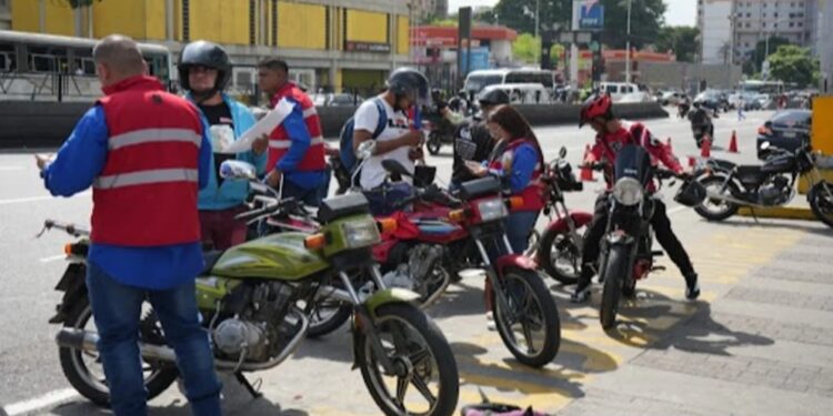 Estos son los documentos que establece el INTT para circular con moto en estos carnavales