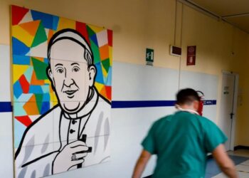Papa Francisco será dado de alta hoy hará su reposo en el Vaticano