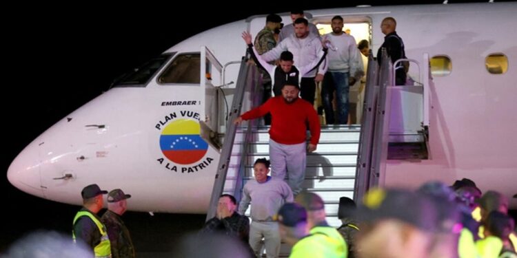 ¡Plan Vuelta a la Patria! Hoy continúan los vuelos de repatriación de sus migrantes desde EE.UU.