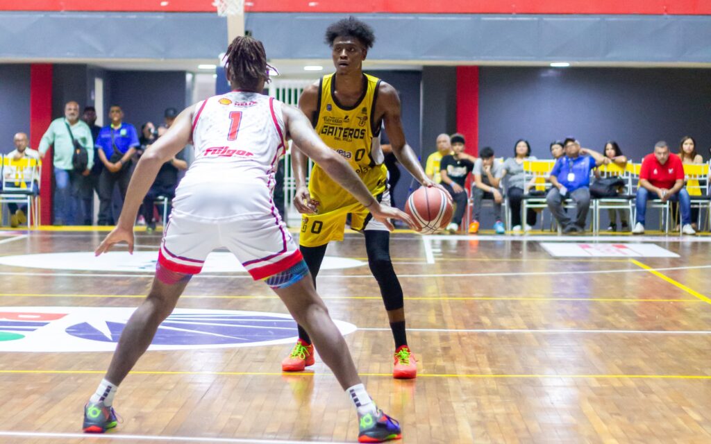 ¡Victoria 100-68! Barrida con el sello de "Tapipa" Duarte