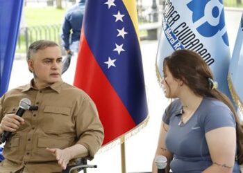 Fiscal General sostiene encuentro con madre zuliana de niña «secuestrada» en EE. UU.