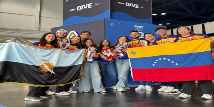 Delegación Zuliana de Robótica galardonados en Campeonato de Robótica en Houston Texas