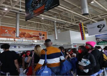 Arriban a Venezuela 315 nuevos connacionales desde México