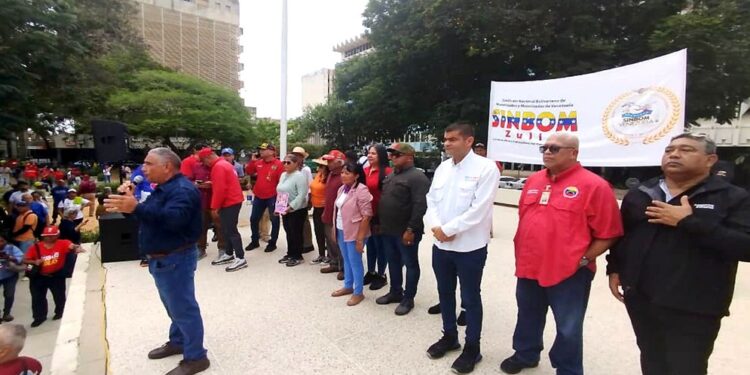 Con Gran Concentración trabajadores se movilizaron este 1º de Mayo ¡Resaltando el incremento del salario indexado!