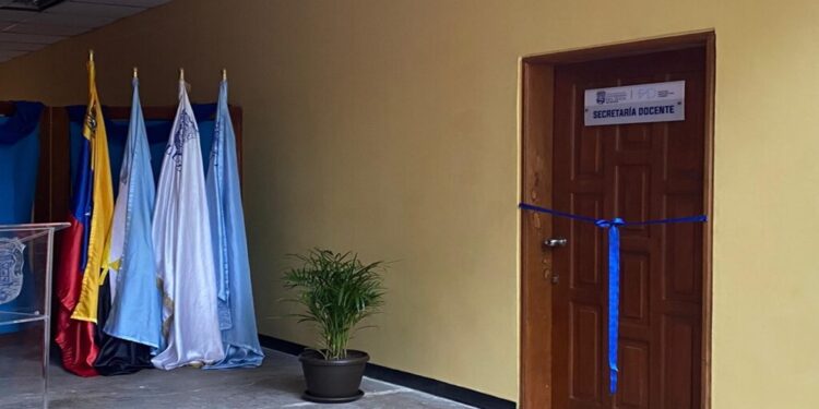Reinauguran Secretaría Docente de Arquitectura y Diseño de la Universidad del Zulia