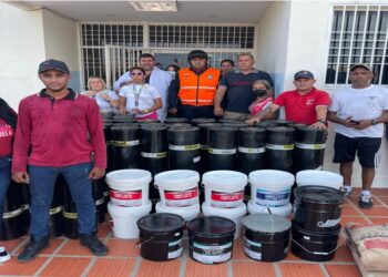 Comuna Renacer Bolivariano entregó material de impermeabilización al ambulatorio Las Morochas III