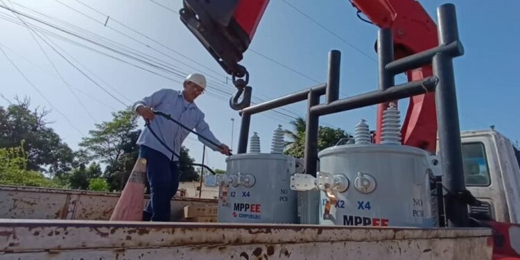 Instalan transformadores en el Hospital Universitario de Maracaibo